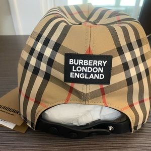 NWT Burberry Logo Appliqué Vintage Check Cap